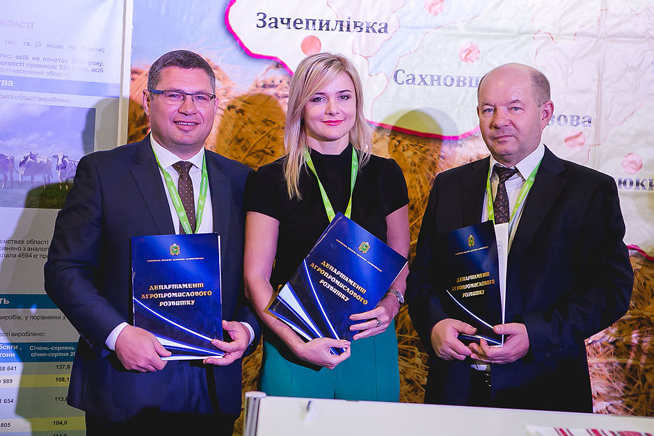 К Хэллоуину достаньте старые подсвечники и расставьте по дому свечи К Хэллоуину достаньте старые подсвечники и расставьте по дому свечи