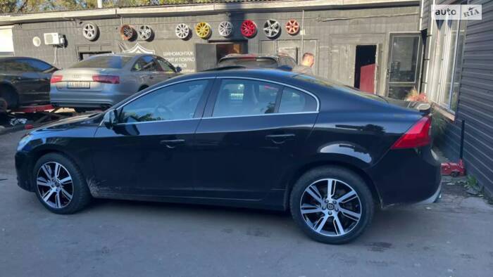 Колеса на Vovlo S60 – це треш просто, як так можна? Бариги норм?