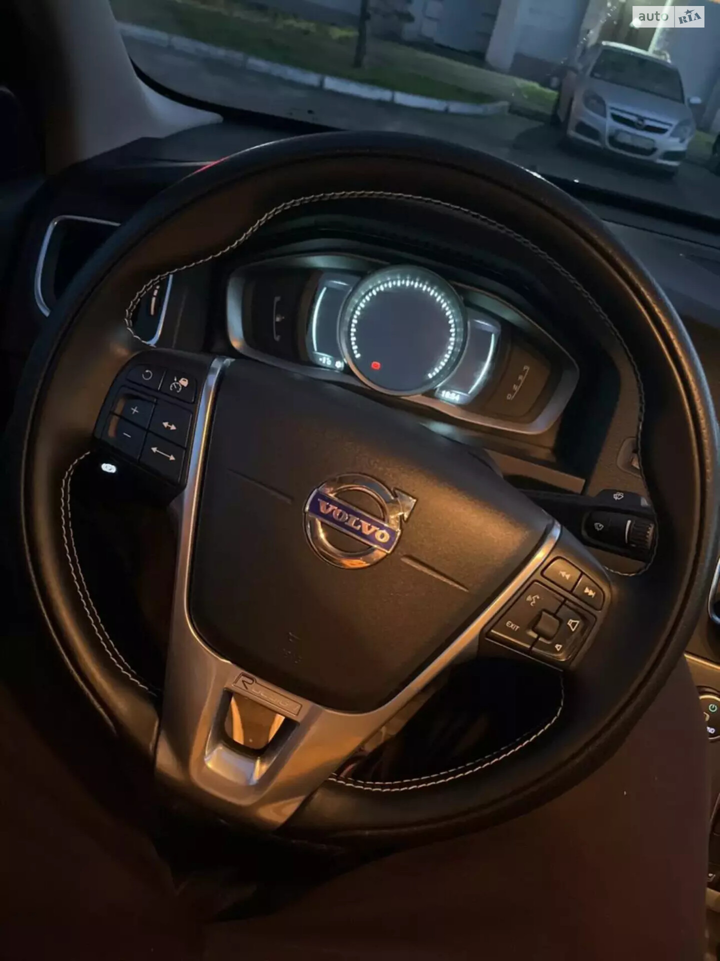 Кермо на Volvo? Реально ти замінив руль? Заміна керма на Volvo R-Design ...