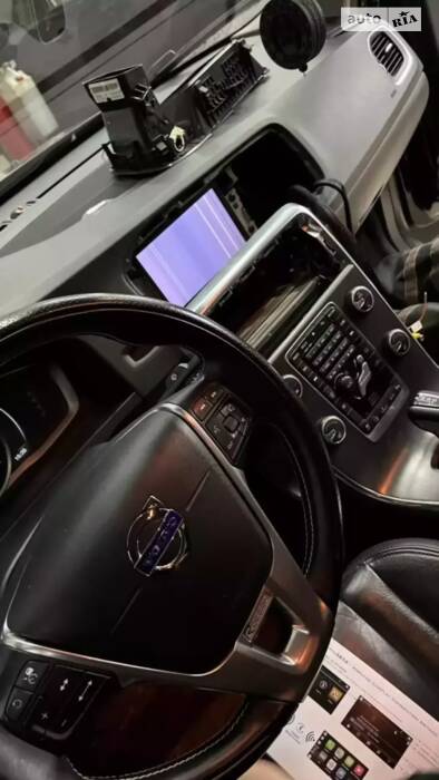 Встановлення CarPlay / AndroidAuto на Volvo P3 S60 2010-2017