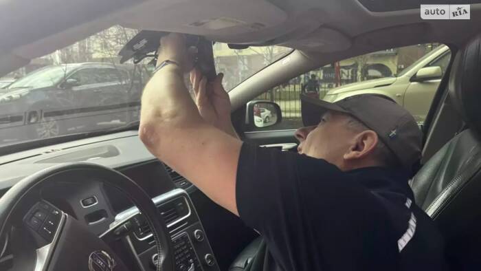 Безрамкове дзеркало заднього виду Volvo S60 P3