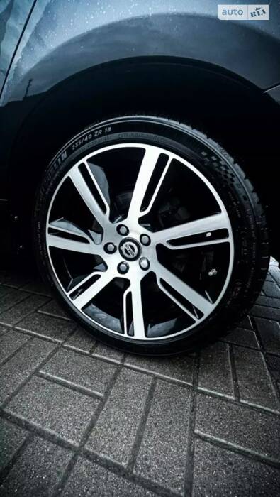 Просто насолоджуюсь володінням авто, фотографії та відгук Volvo S60