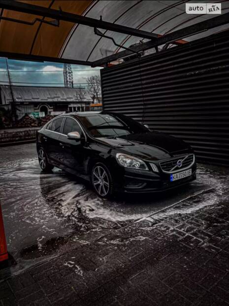 Просто насолоджуюсь володінням авто, фотографії та відгук Volvo S60