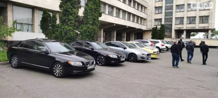 Зустріч VFU та чохол на ключ із символікою Volvo Family Ukraine