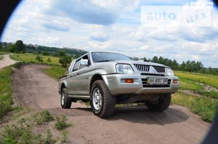 Mitsubishi L 200 2005