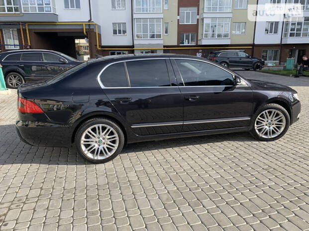 Skoda Superb 2012