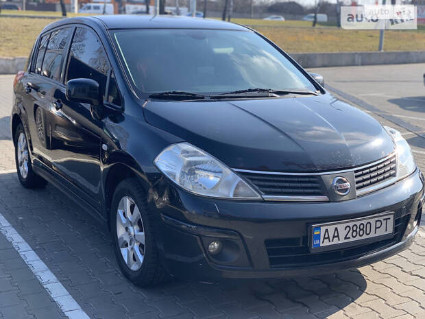 Nissan TIIDA 2007