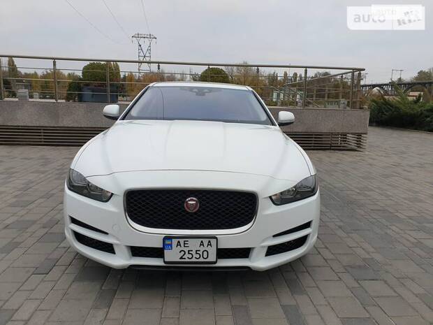 Jaguar XE 2017