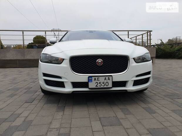 Jaguar XE 2017