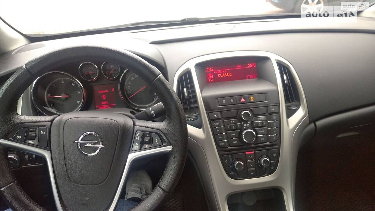 Opel Astra 2012