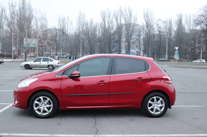 Peugeot 208 2014