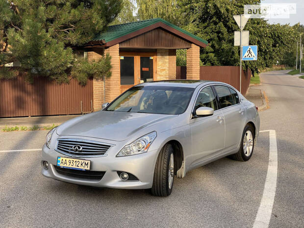 Infiniti G25 2011