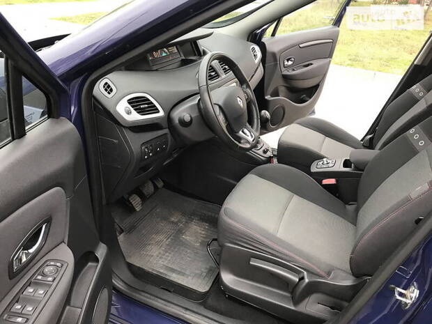 Renault Grand Scenic 2013