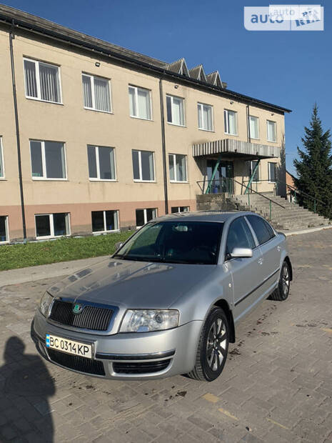 Skoda Superb 2002