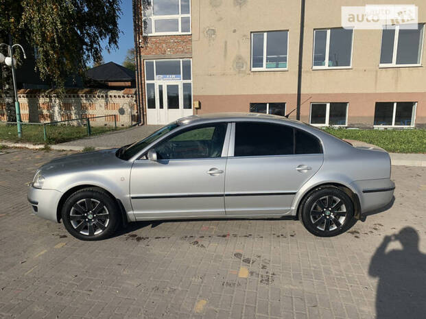 Skoda Superb 2002