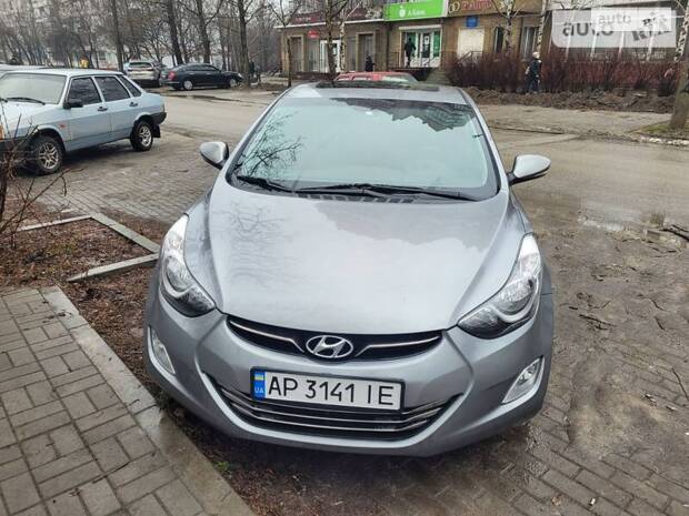 Hyundai Elantra 2012