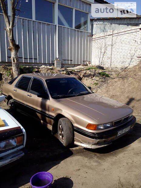 Mitsubishi Galant 1989