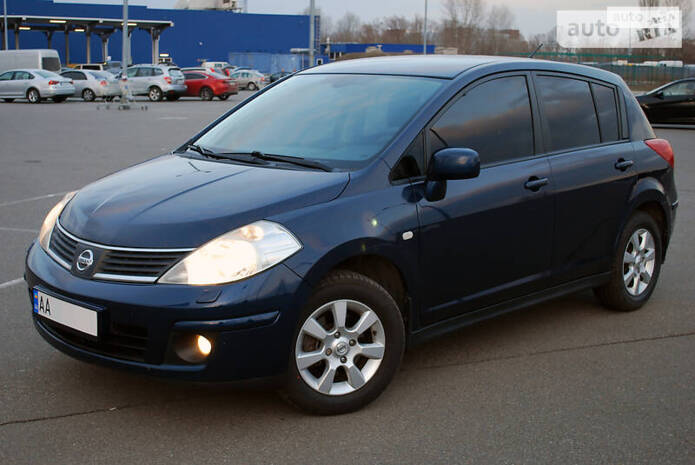 Nissan TIIDA 2008