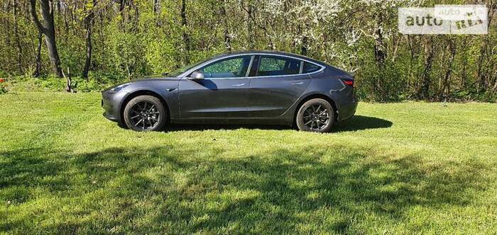Tesla Model 3 2018