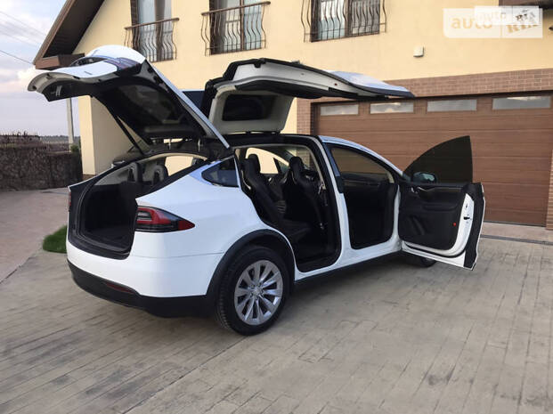 Tesla Model X 2016