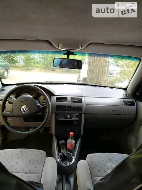 Volkswagen Pointer 2005