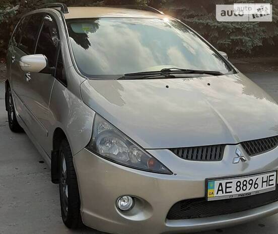 Mitsubishi Grandis 2007