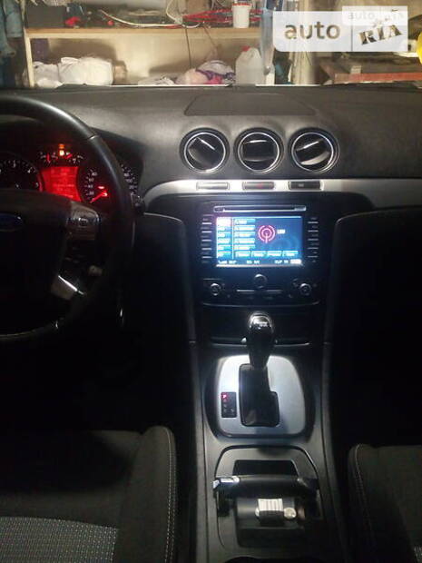 Ford S-Max 2012