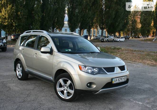 Mitsubishi Outlander XL 2008