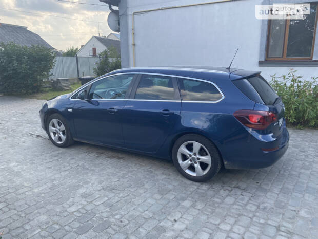 Opel Astra 2010