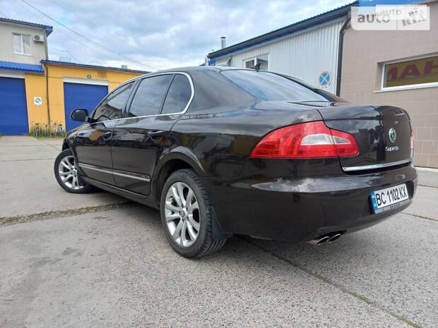 Skoda Superb 2012