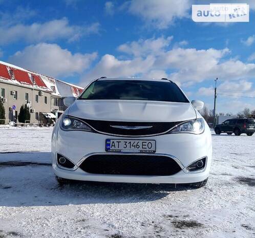 Chrysler Pacifica 2018