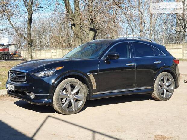 Infiniti QX70 2013