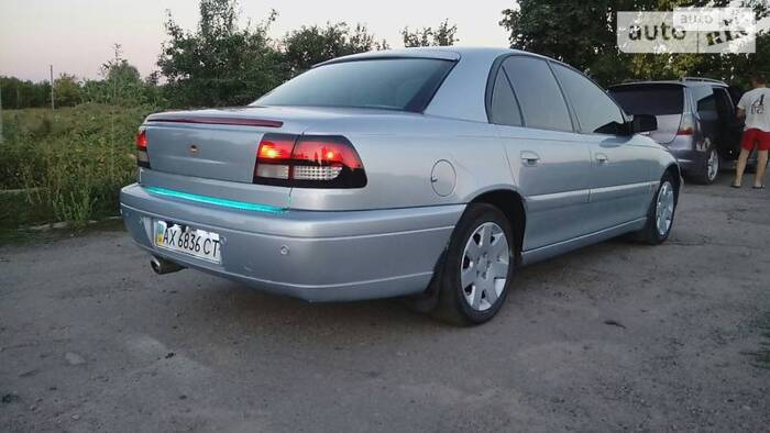 Opel Omega 2000