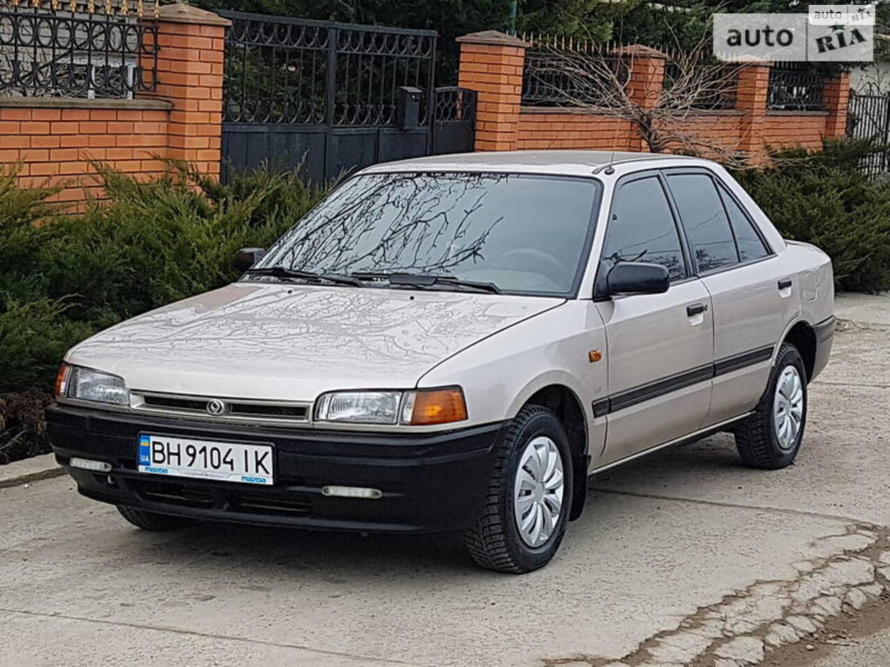 Mazda 323 1992