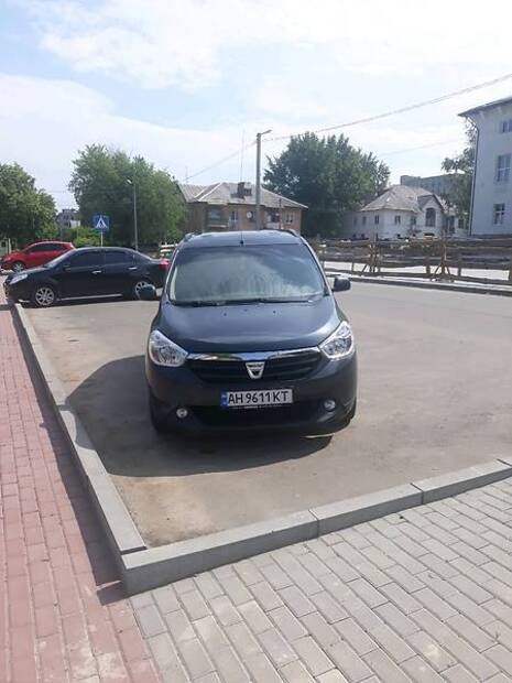 Dacia Lodgy 2012