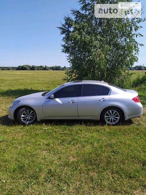 Infiniti G25 2011