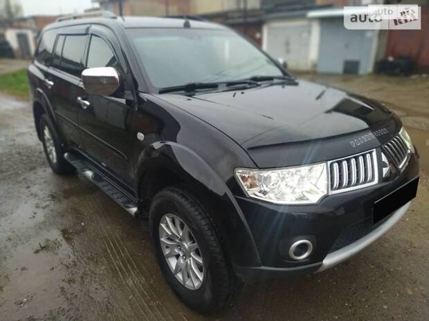 Mitsubishi Pajero Sport 2011