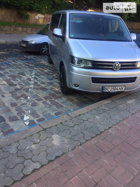 Volkswagen Caravelle 2013