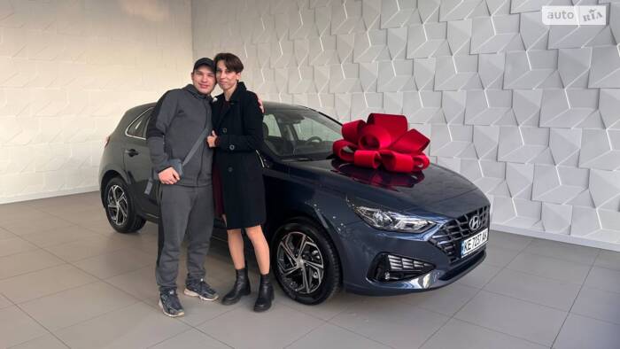 Авто з салону