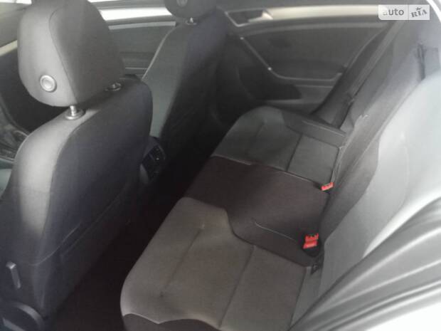 Volkswagen e-Golf 2016