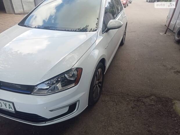 Volkswagen e-Golf 2016