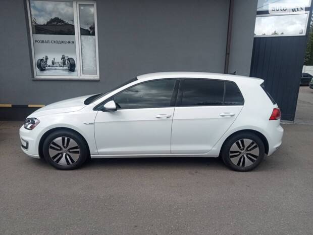 Volkswagen e-Golf 2016