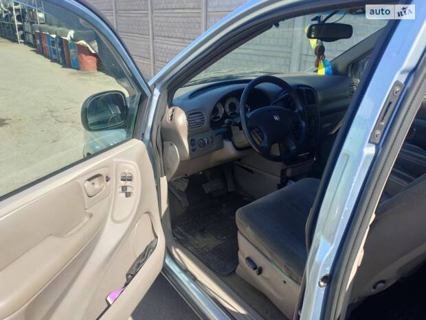 Dodge Caravan 2003