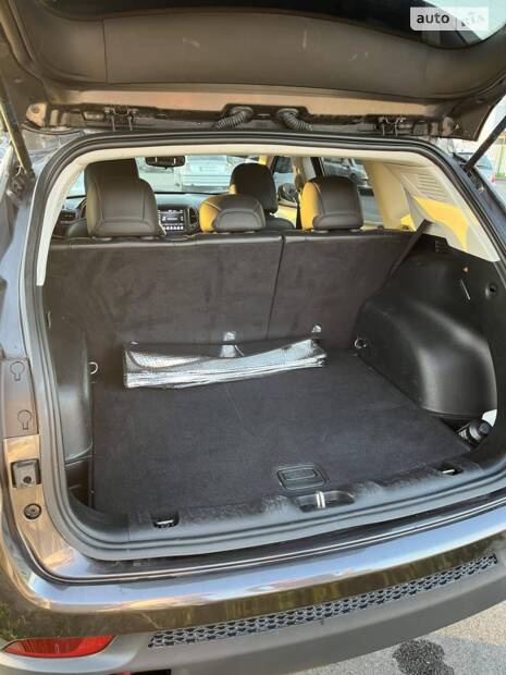 Запаска відсутня