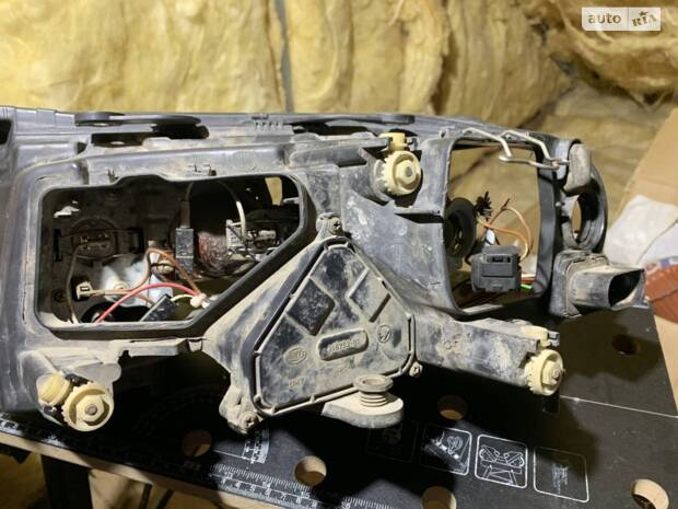 Не працює ближне світло фари. Моддинг фар частина 1