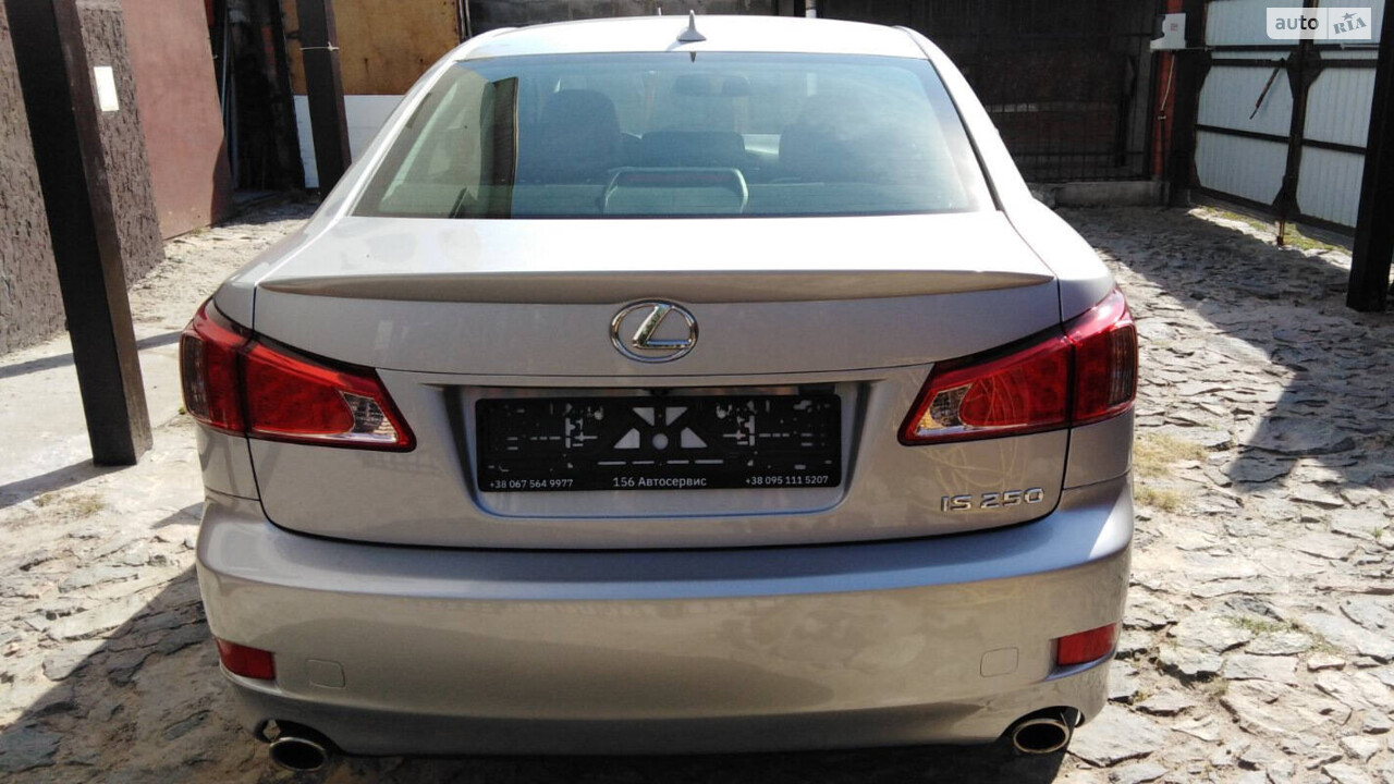 Lexus IS 2011