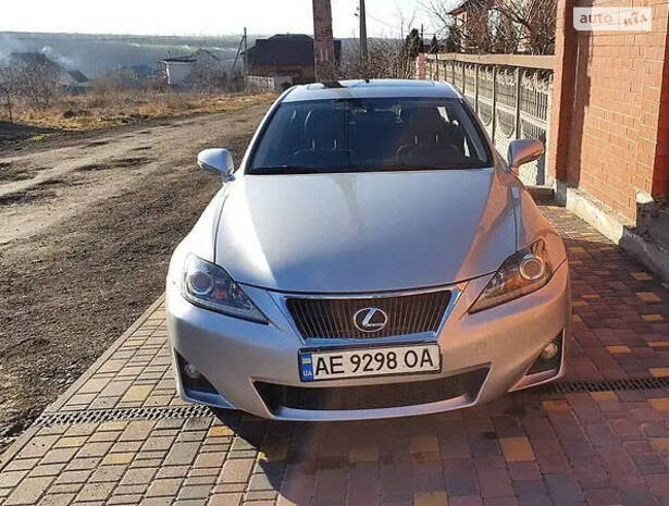 Lexus IS 2011