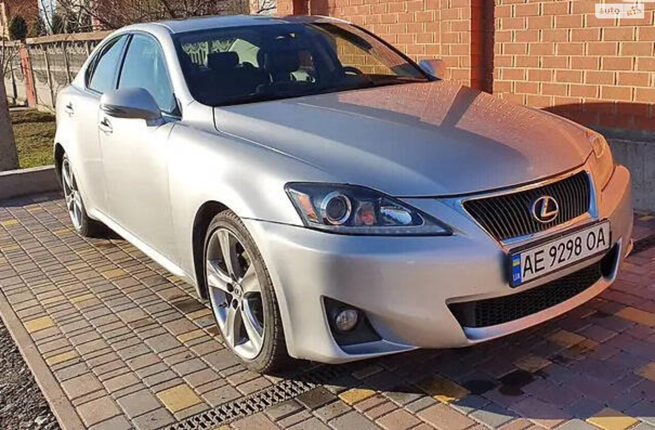 Lexus IS 2011