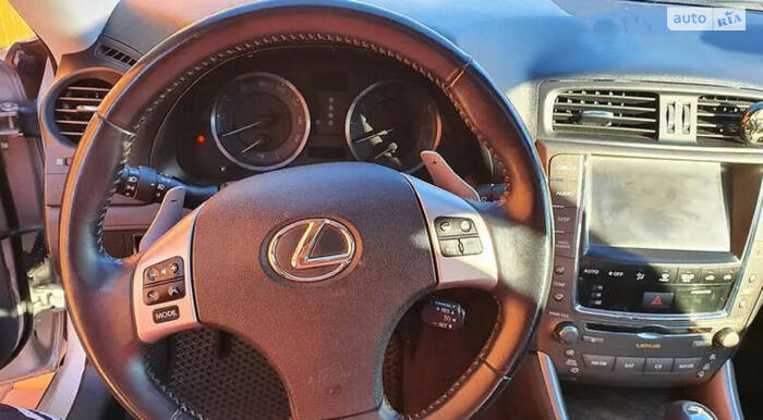 Lexus IS 2011