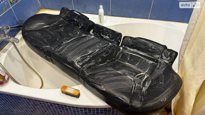 Сидіння із бустерами по заводу у Volvo S60 2011